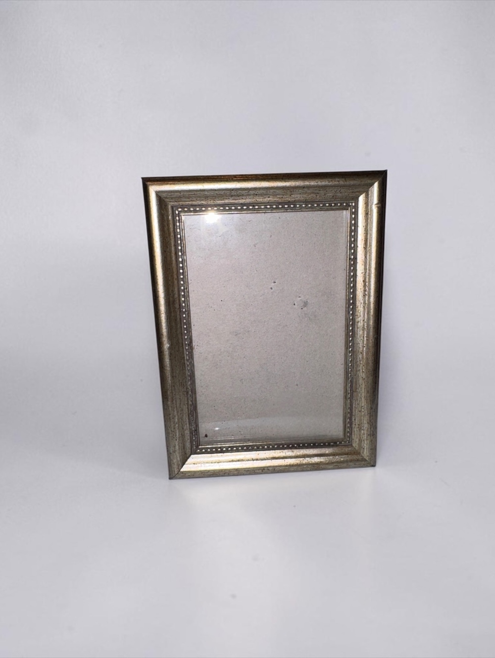 Vintage Silver-Toned Beaded Edge Picture Frame Decorative Metal 5”x7”
